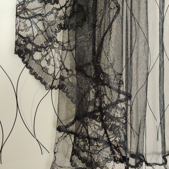 Black gothic lace skirt - Picture 2 of 3